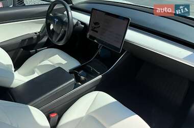 Седан Tesla Model 3 2019 в 