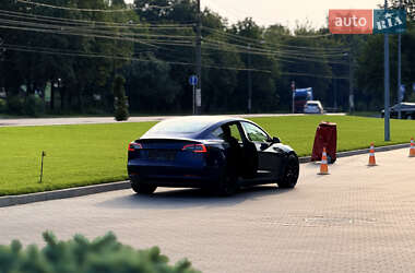 Седан Tesla Model 3 2019 в 