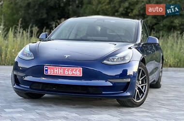 Седан Tesla Model 3 2021 в 