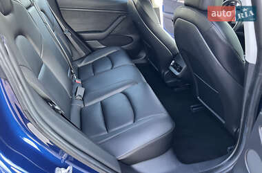 Седан Tesla Model 3 2021 в 