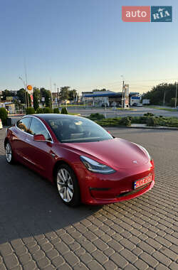 Седан Tesla Model 3 2020 в 
