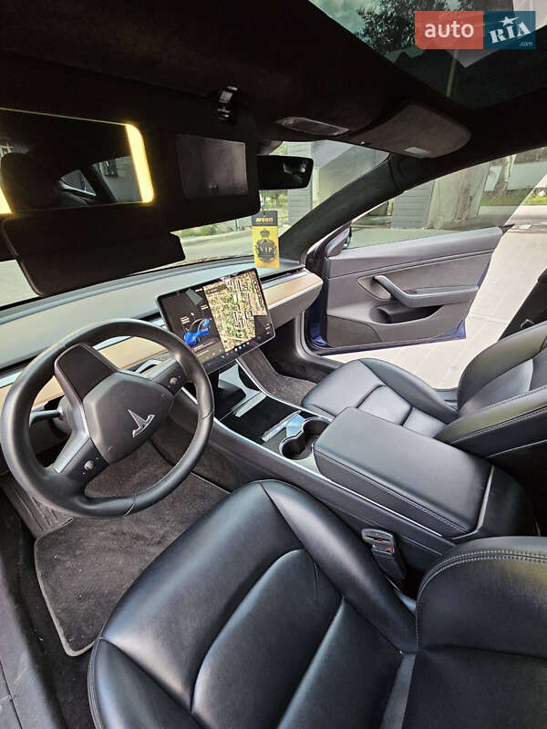 Седан Tesla Model 3 2018 в Запоріжжі