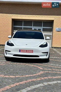 Седан Tesla Model 3 2022 в 