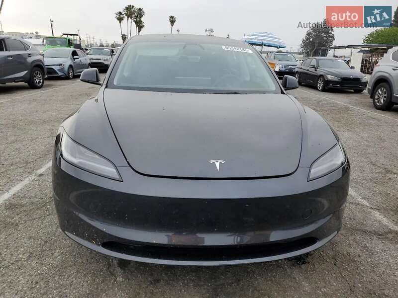 Седан Tesla Model 3 2025 в Умани