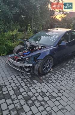 Седан Tesla Model 3 2021 в 