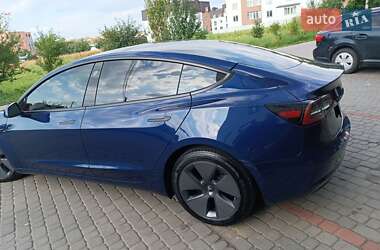 Седан Tesla Model 3 2021 в 