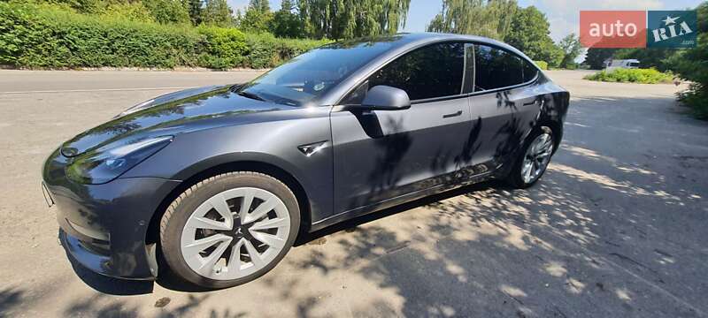 Tesla Model 3 2022