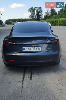 Седан Tesla Model 3 2022 в 