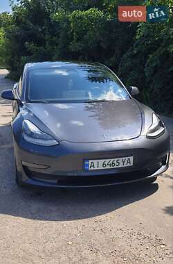 Седан Tesla Model 3 2022 в 
