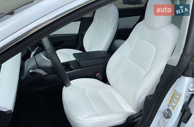 Седан Tesla Model 3 2019 в 