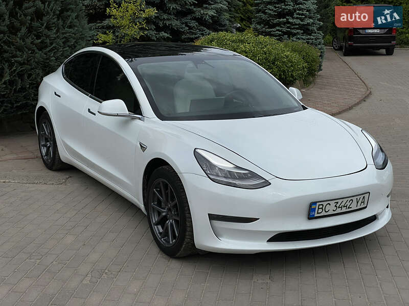 Седан Tesla Model 3 2019 в 