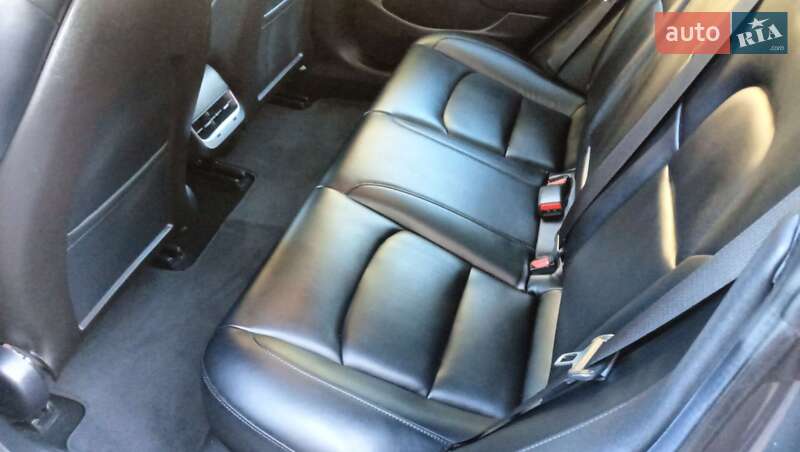 Седан Tesla Model 3 2019 в Києві