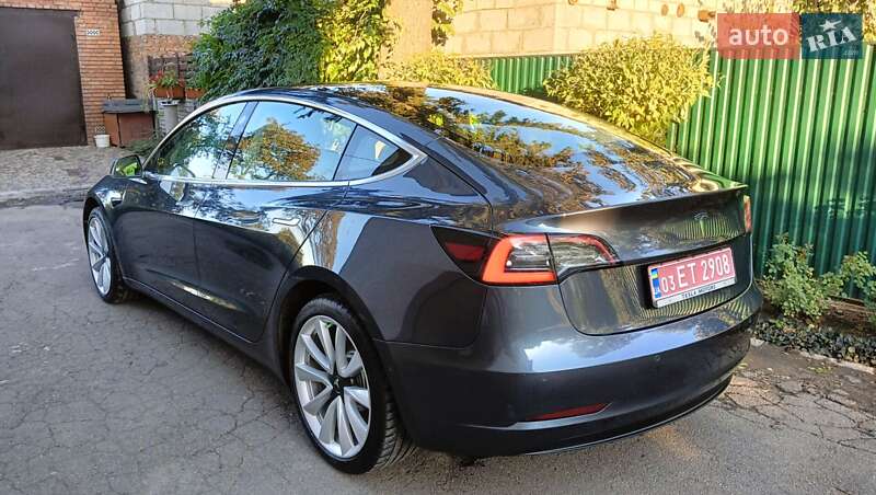 Седан Tesla Model 3 2019 в Києві