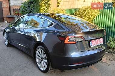 Седан Tesla Model 3 2019 в 