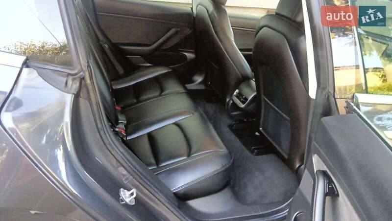 Седан Tesla Model 3 2019 в Києві