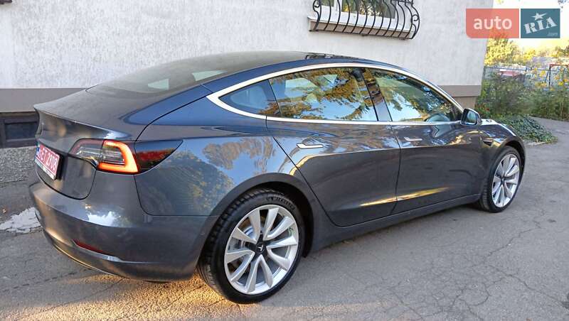 Седан Tesla Model 3 2019 в Києві