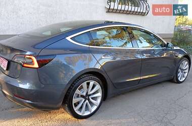 Седан Tesla Model 3 2019 в 
