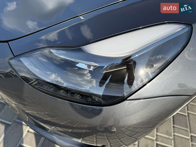 Седан Tesla Model 3 2020 в Кропивницком