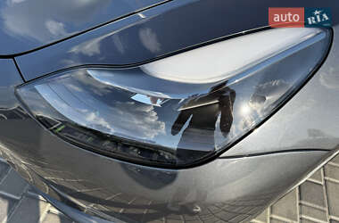 Седан Tesla Model 3 2020 в 