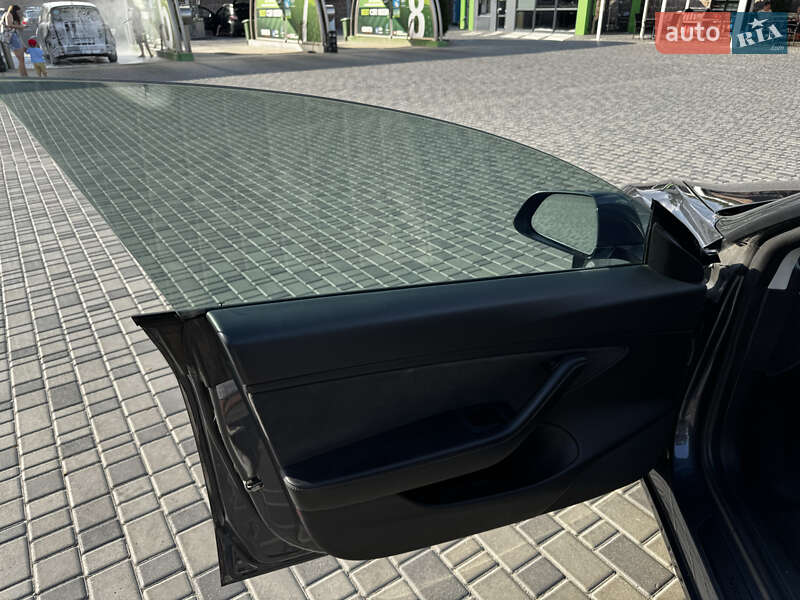 Седан Tesla Model 3 2020 в Кропивницком