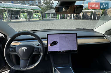 Седан Tesla Model 3 2020 в 
