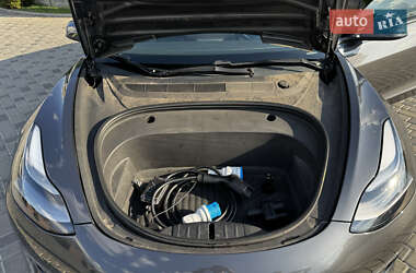 Седан Tesla Model 3 2020 в 