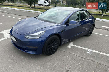 Седан Tesla Model 3 2021 в 