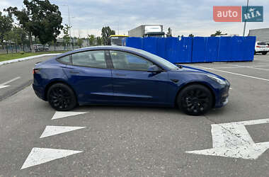 Седан Tesla Model 3 2021 в 