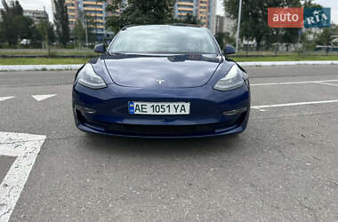 Седан Tesla Model 3 2021 в 