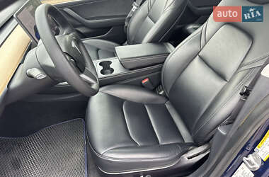 Седан Tesla Model 3 2021 в 