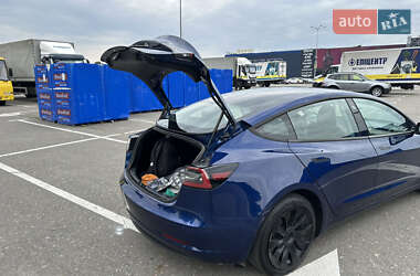 Седан Tesla Model 3 2021 в 