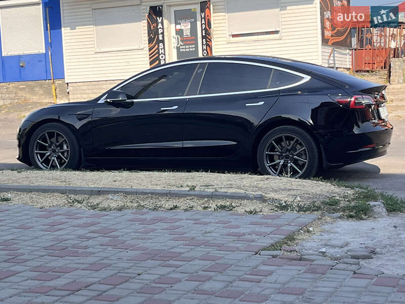 Седан Tesla Model 3 2019 в Кобеляках