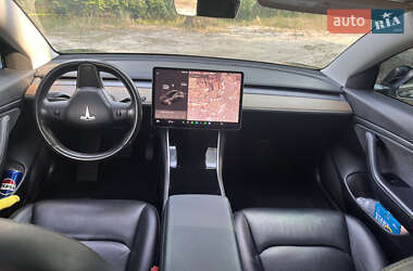 Седан Tesla Model 3 2019 в Кобеляках