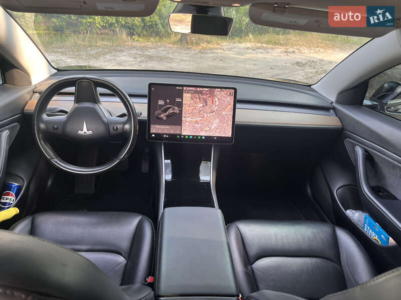 Седан Tesla Model 3 2019 в Кобеляках