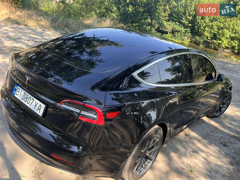 Седан Tesla Model 3 2019 в Кобеляках