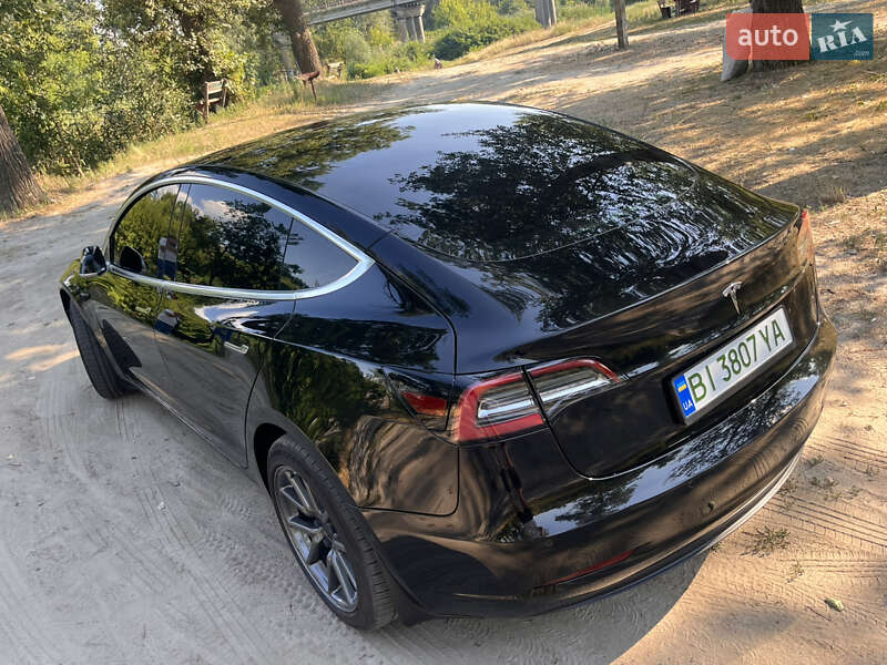 Седан Tesla Model 3 2019 в Кобеляках