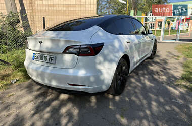 Седан Tesla Model 3 2023 в 
