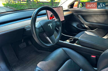 Седан Tesla Model 3 2020 в 