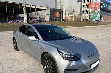 Седан Tesla Model 3 2018 в Львове