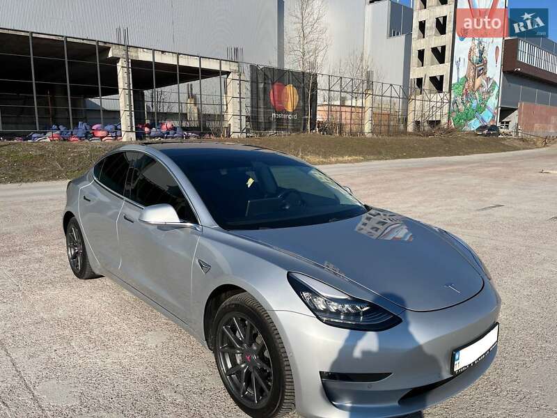 Tesla Model 3 2018