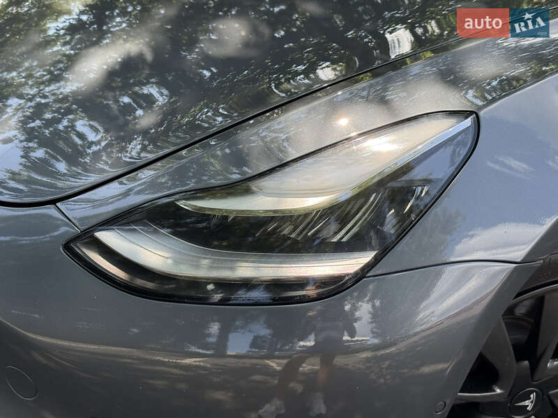 Седан Tesla Model 3 2018 в Киеве