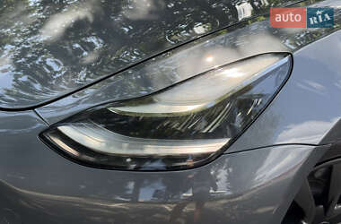 Седан Tesla Model 3 2018 в 