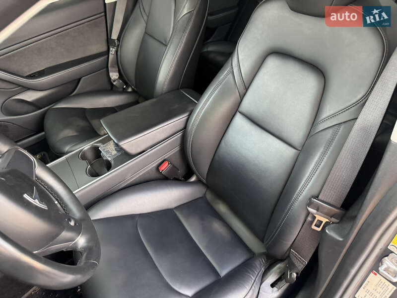 Седан Tesla Model 3 2018 в Киеве