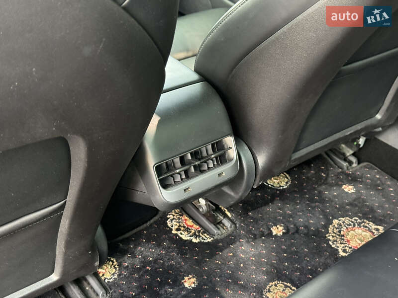 Седан Tesla Model 3 2018 в Киеве