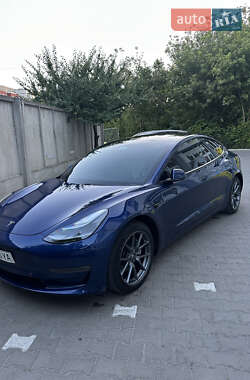 Седан Tesla Model 3 2021 в Львові