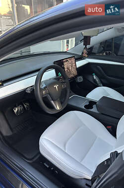 Седан Tesla Model 3 2021 в 