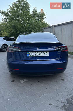 Седан Tesla Model 3 2021 в 