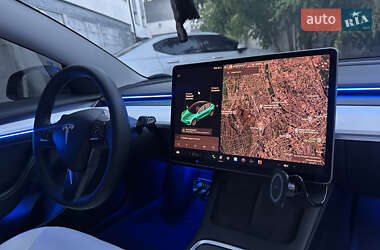 Седан Tesla Model 3 2021 в 