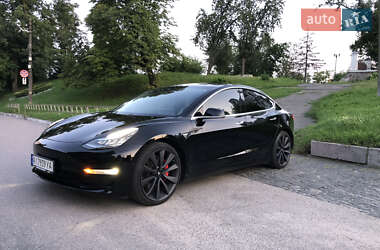 Седан Tesla Model 3 2019 в Киеве