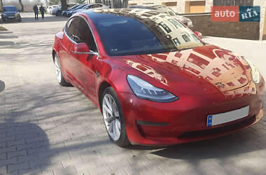 Седан Tesla Model 3 2019 в 